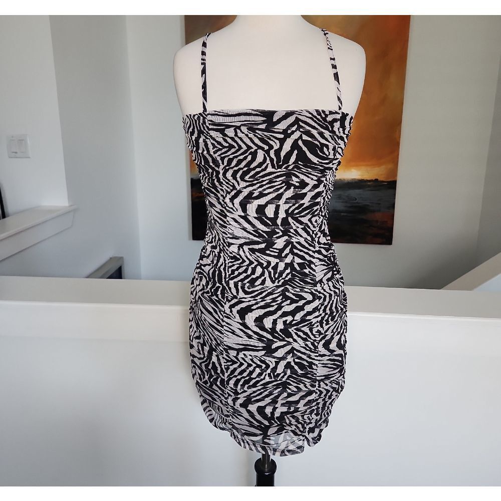 Topshop Black and White Zebra Mini Dress Size 6 NWT